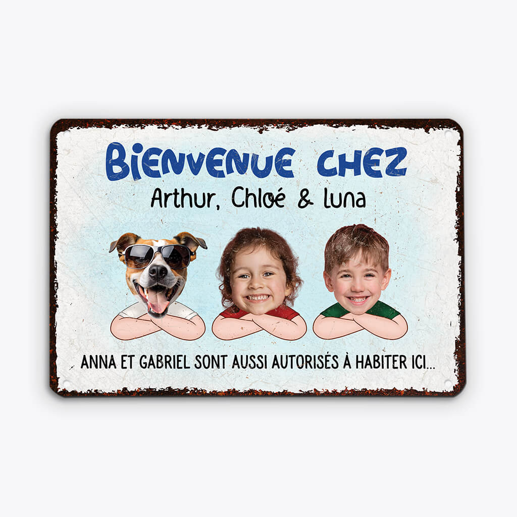 Plaque bienvenue chez nous personnalisable avec visages amusants