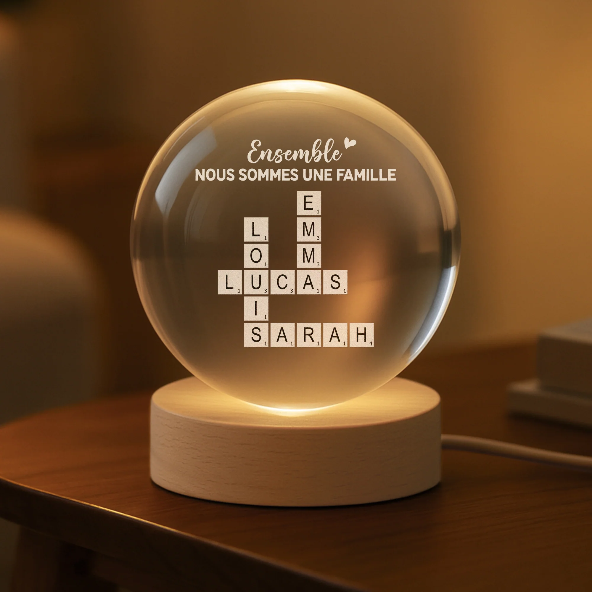 Veilleuse Boule De Cristal Personnalisée | Ensemble Nous Formons Une Famille - Image 2