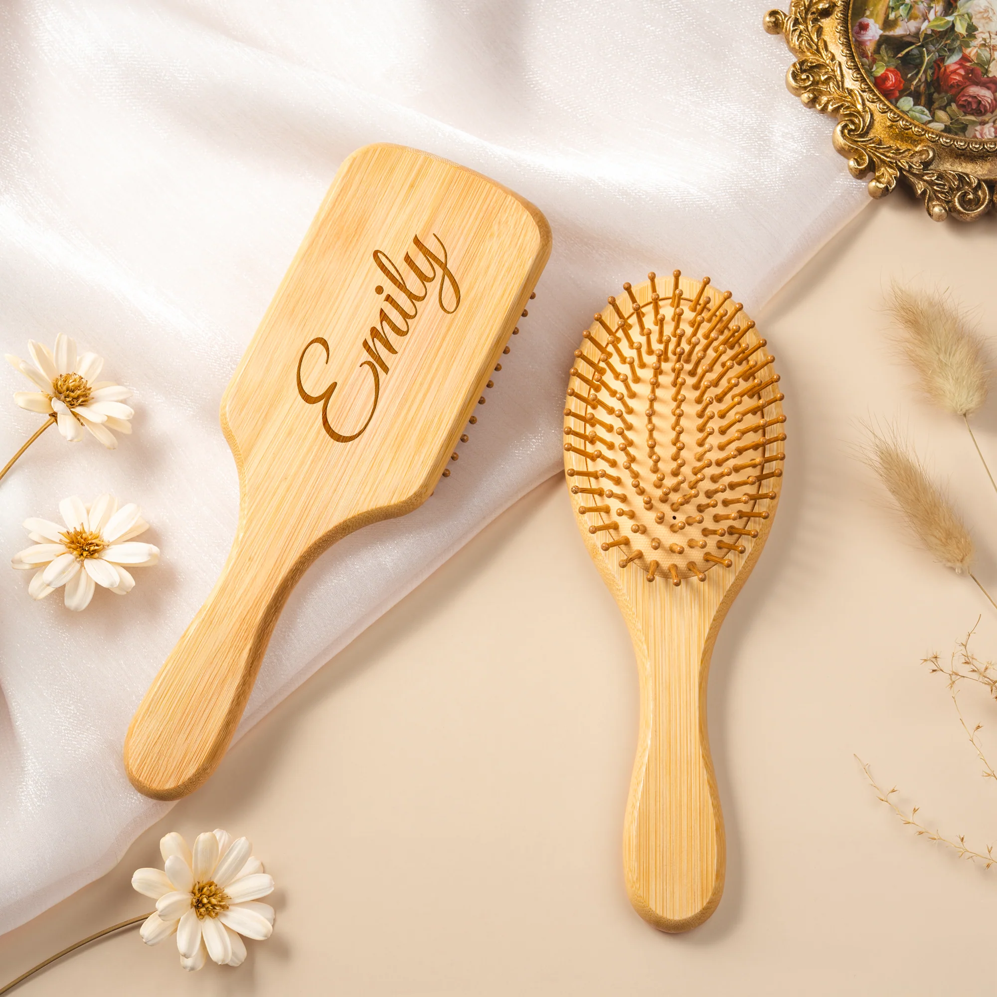 Brosse À Cheveux Personnalisée En Bambou Gravée avec Nom Pour Femme - Image 2