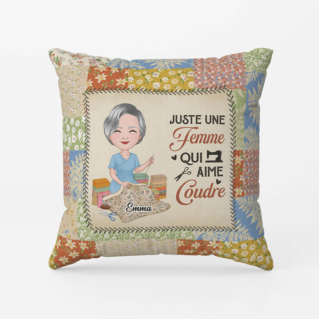 Juste Une Fille Qui Aime Coudre - Coussin Vintage Personnalisé - Image 2