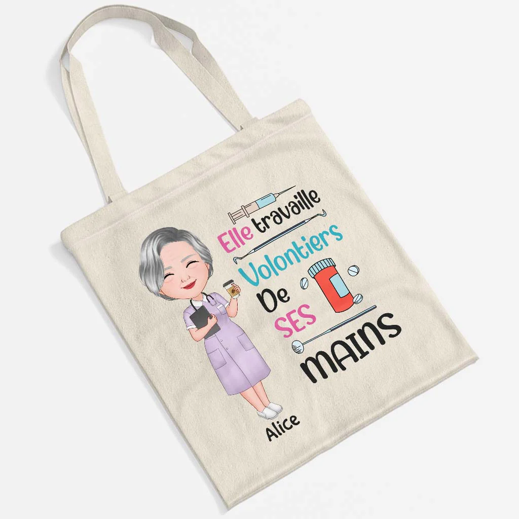 Tote Bag Infirmière Personnalisé - Elle Travaille Volontiers De Ses Mains - Image 2