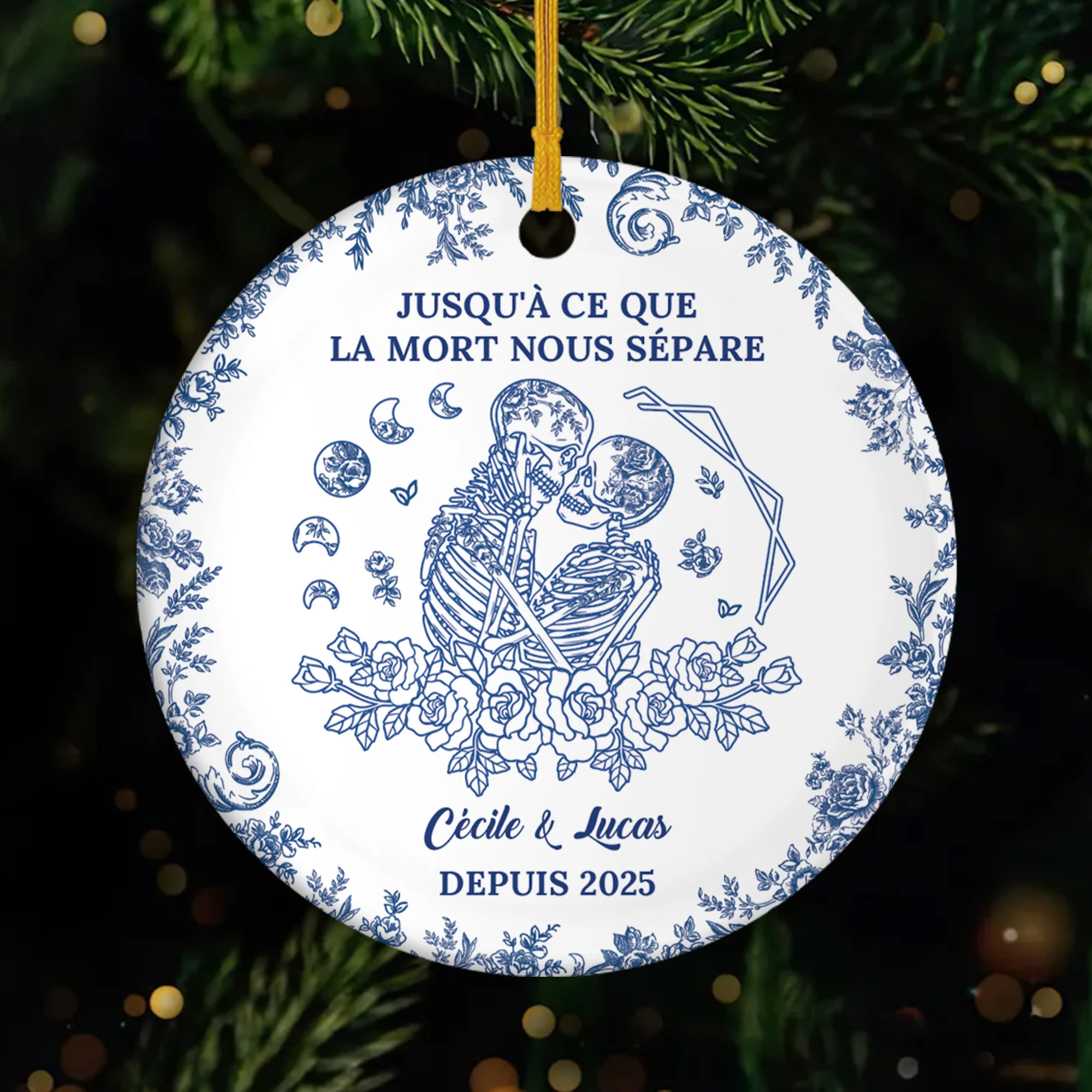 Ornement Céramique Personnalisé De Noël - Jusqu'à Ce Que La Mort Nous Sépare Style Toile Bleue