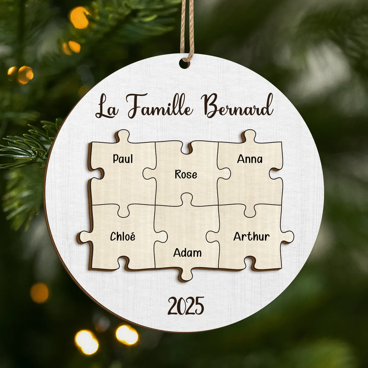 Ornement En Bois À 2 Couches Personnalisé - Notre Famille Puzzle Avec Prénom