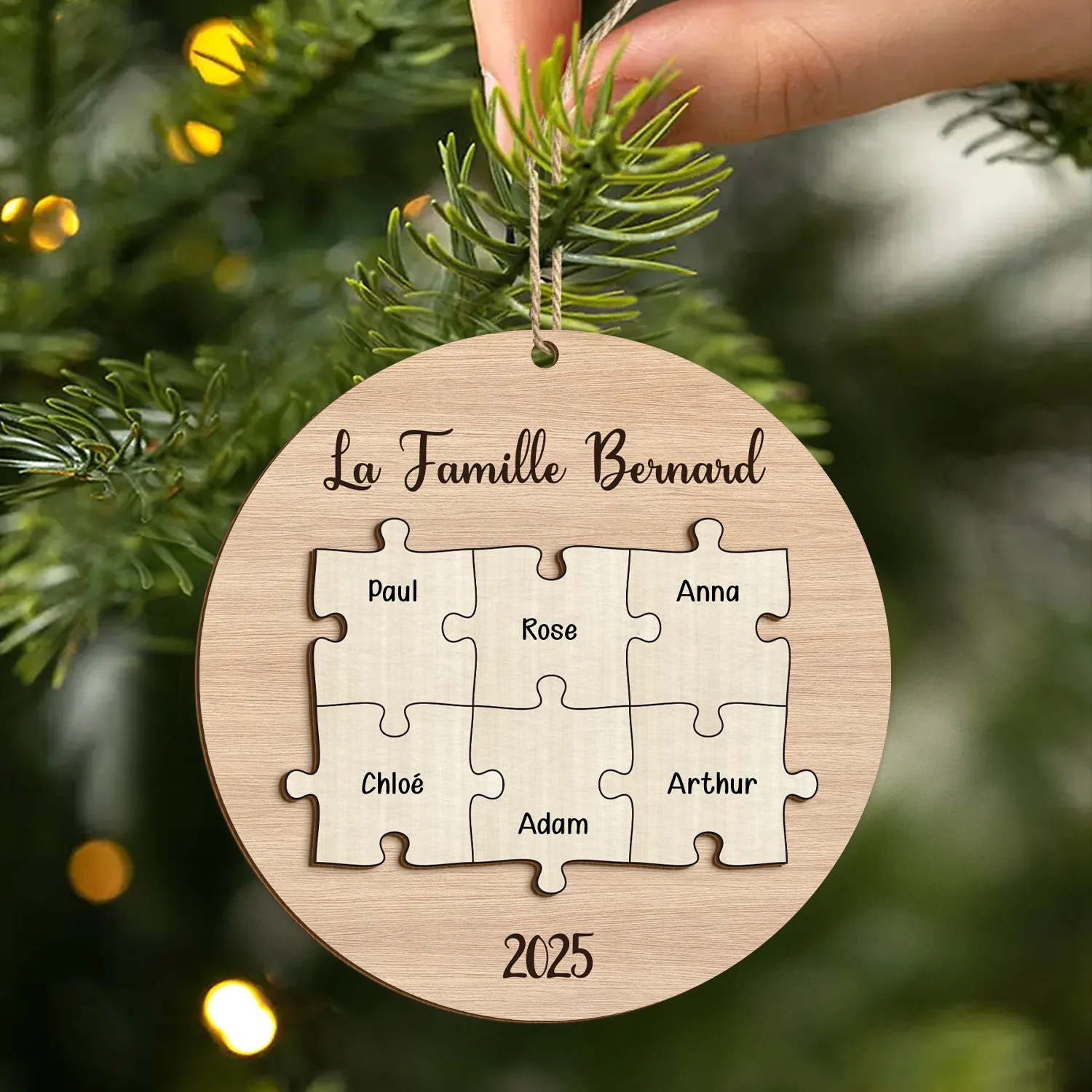 Ornement En Bois À 2 Couches Personnalisé - Notre Famille Puzzle Avec Prénom - Image 2