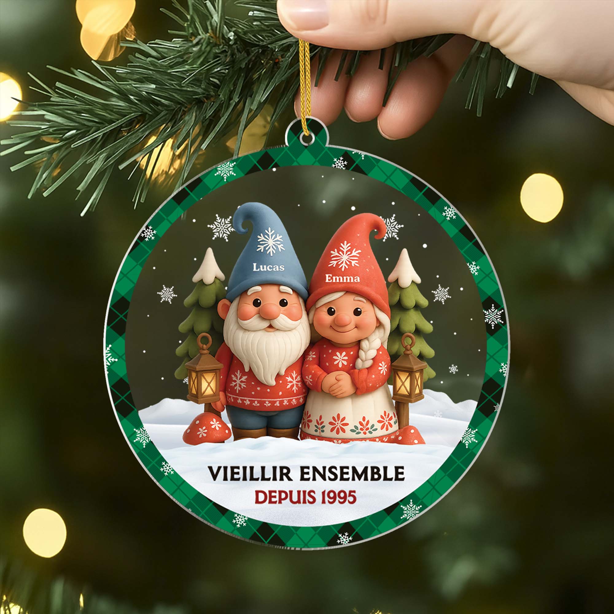 Ornement Noël Acrylique Personnalisé - Vieillir Ensemble Gnome Couple - Image 2