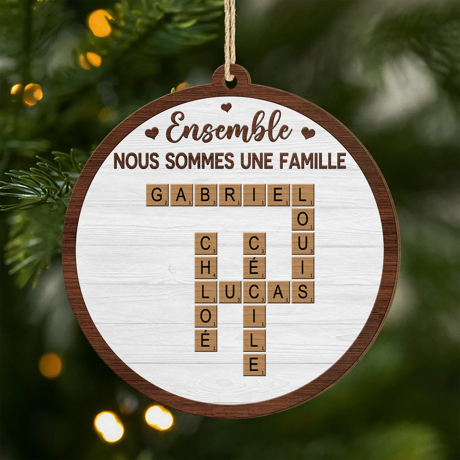 Ornement Noël En Bois À 1 Couche Personnalisé - Nous Formons Une Famille Avec Mots-Croisés