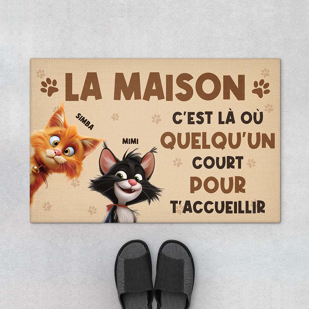 Tapis d’Entrée Personnalisé Chat – Là Où Quelqu’un Court Pour T’accueillir