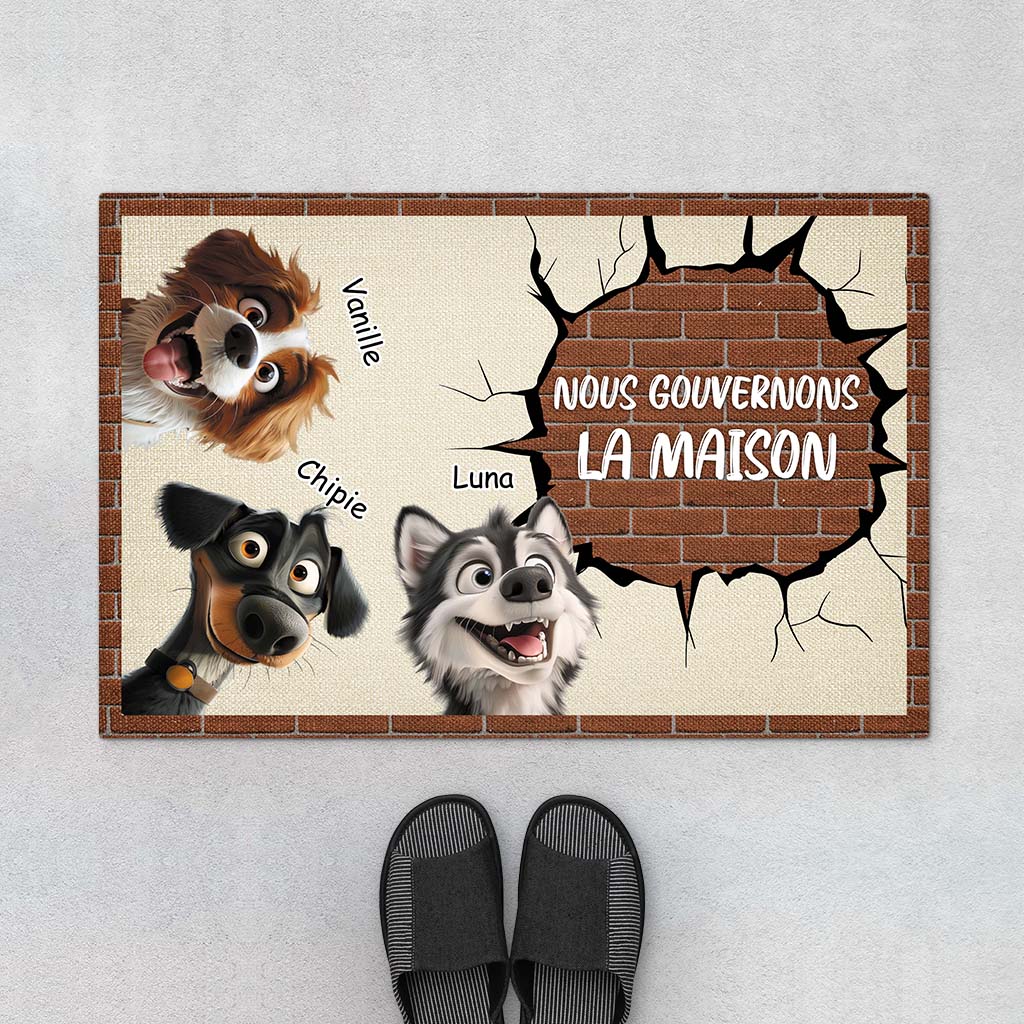 Paillasson Personnalisé Photo Chien – Nous Gouvernons la Maison | Mur Brique