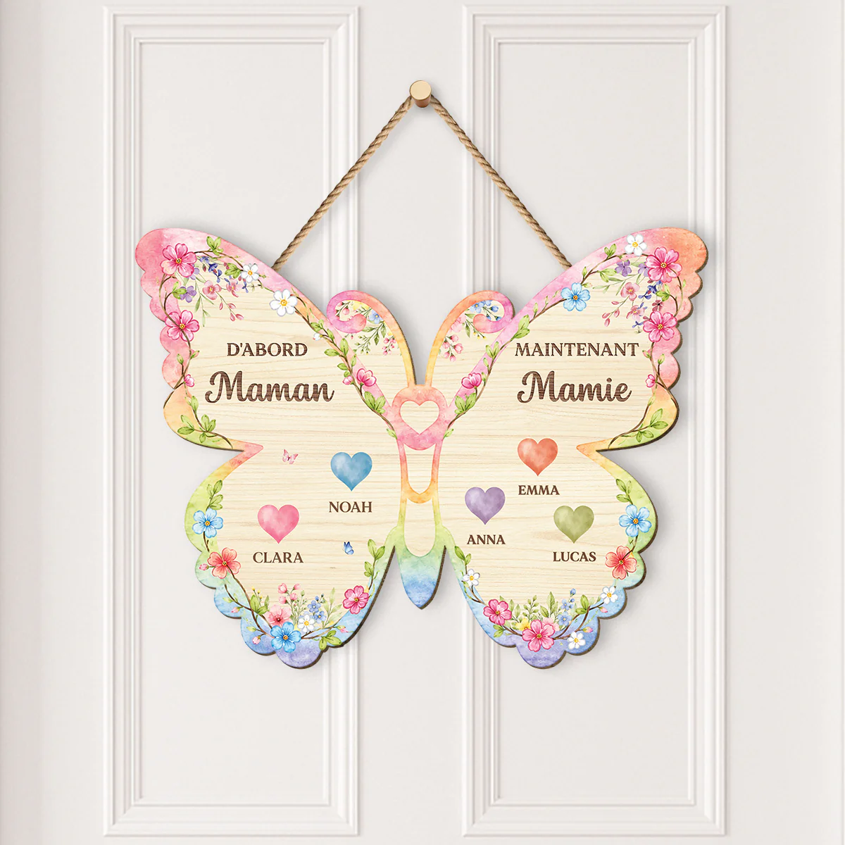 Plaque De Porte Bois Personnalisée À Suspendre - D'abord Maman Ensuite Mamie Papillon Et Cœur - Image 2