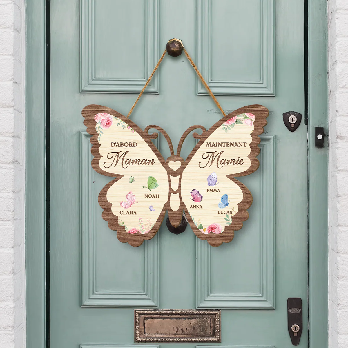 Plaque En Bois Personnalisée À Suspendre Forme Papillon - D'abord Maman Ensuite Mamie - Image 2