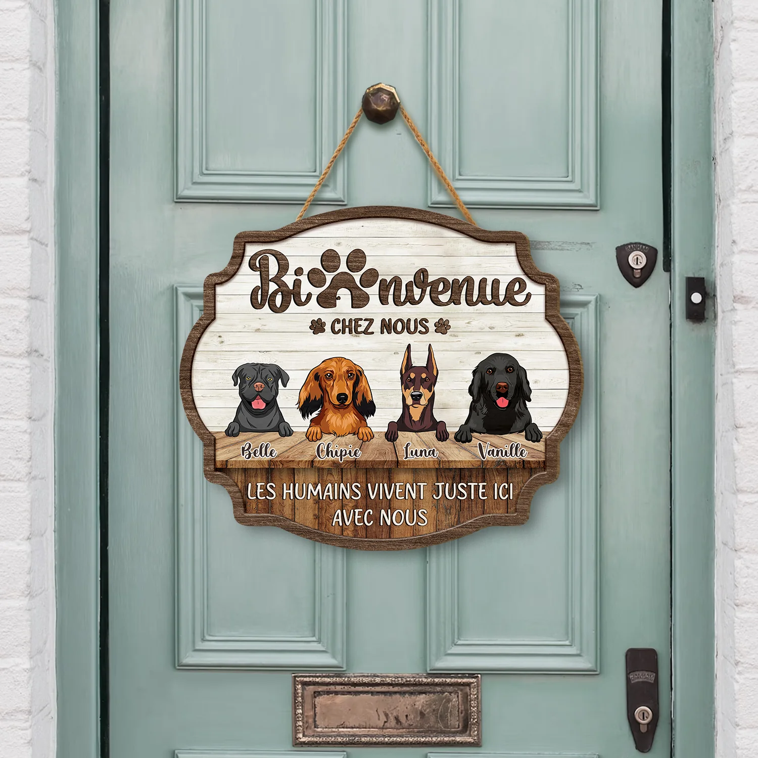 Plaque En Bois Personnalisée Avec Chien Rigolo À Suspendre - Bienvenue Chez Nous - Image 2