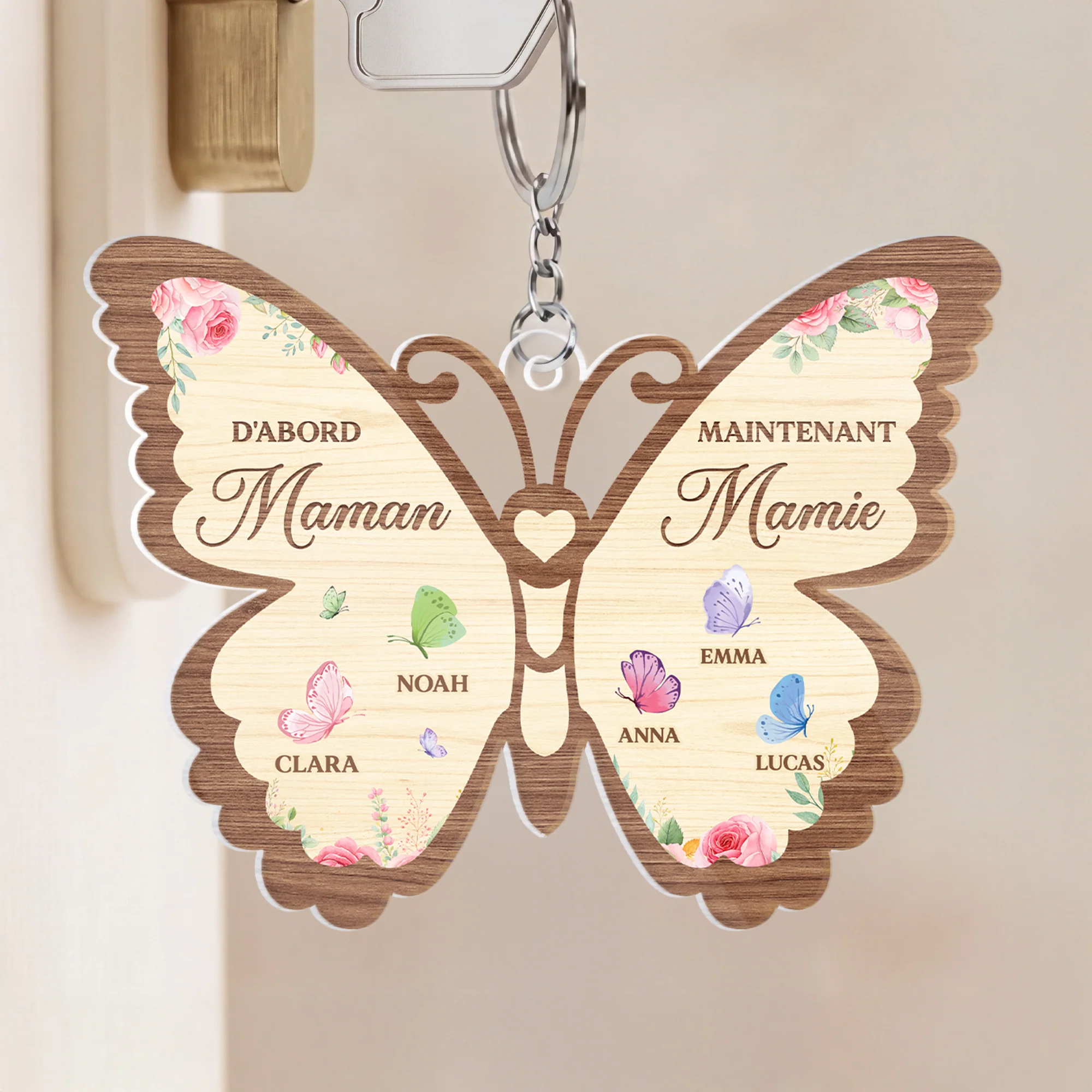 Porte Clés Acrylique Personnalisé Forme Papillon - D'abord Maman Ensuite Mamie - Image 2