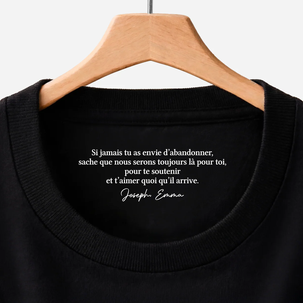 T-shirt Message Caché Personnalisé À L’intérieur Du Col Couleur Noir - Cadeau Femme/Homme Pour Te Soutenir