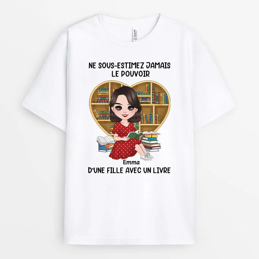 T-Shirt Femme Personnalisé – Une Femme Avec Un Livre