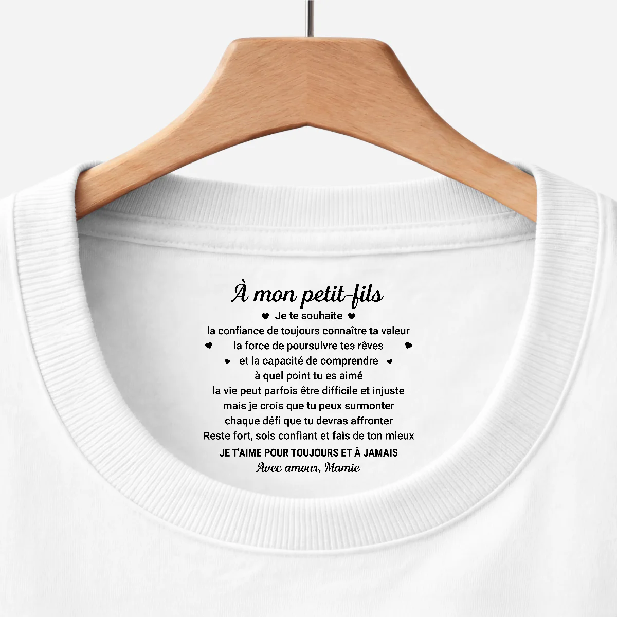 T-shirt Personnalisé Texte À L’intérieur Du Col Blanc - À Mon Fils/Fille Tu Es Aimé