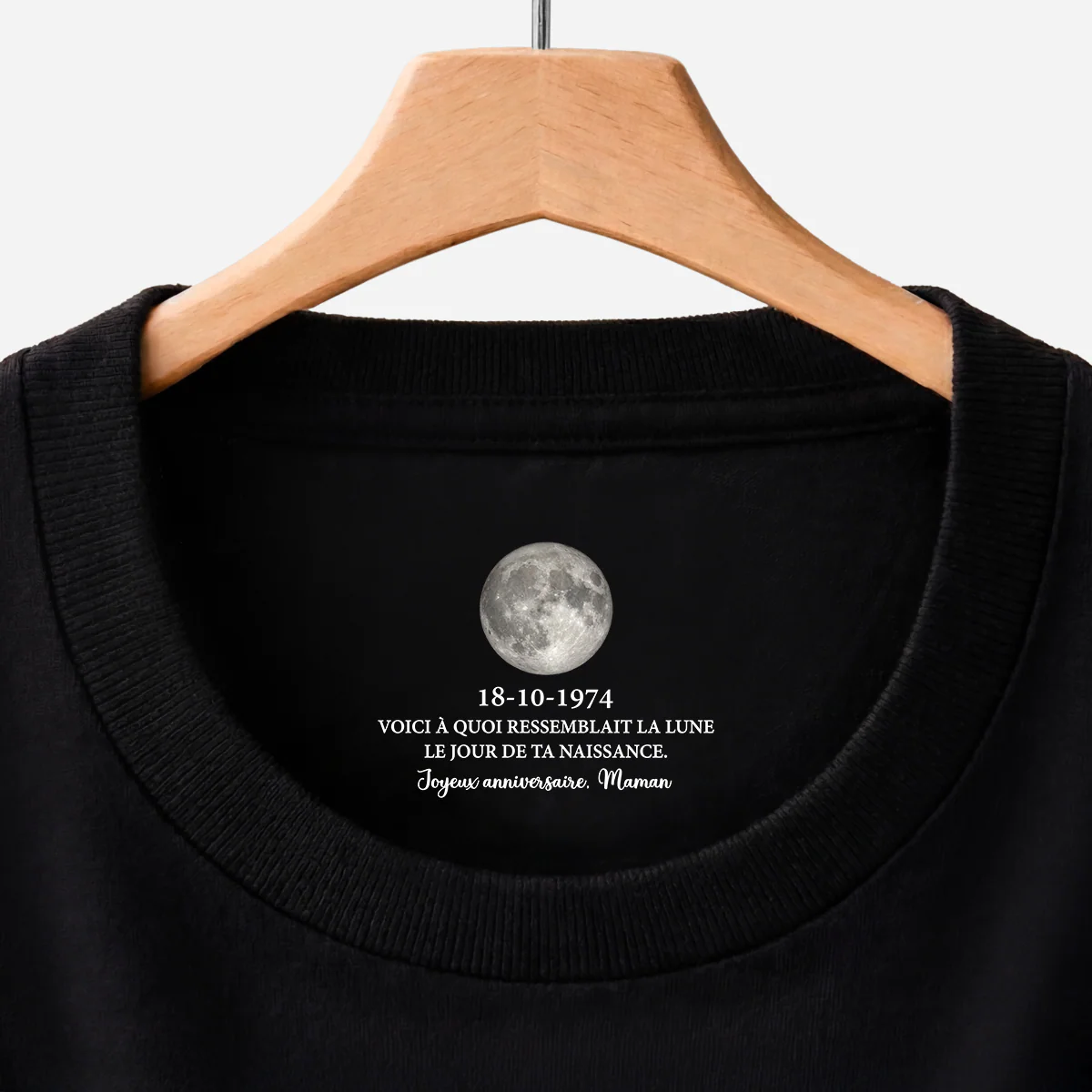 T-shirt Personnalisé Texte À L’intérieur Du Col Noir Femme/Homme - Phase De La Lune Pour Anniversaire