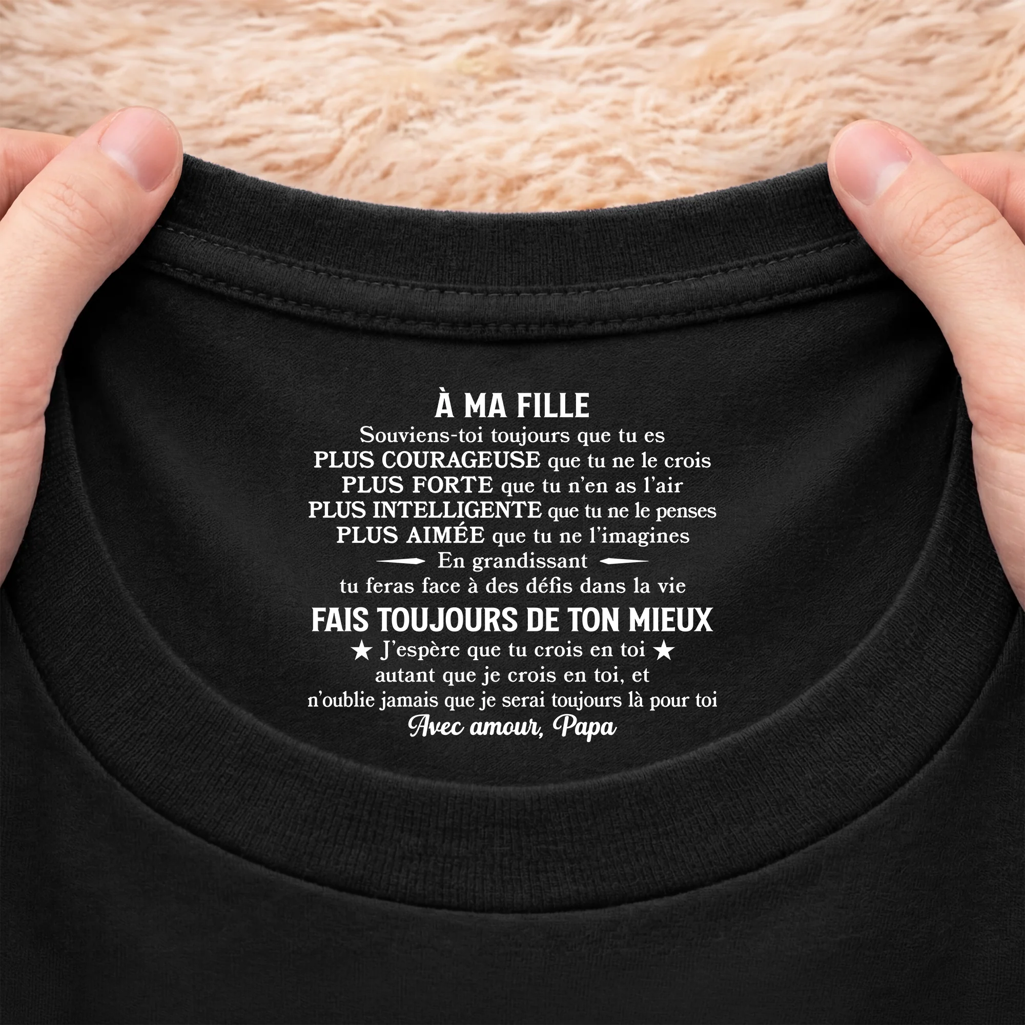 Tee Shirt Personnalisé Femme/Homme Avec Texte À L’intérieur Du Col Couleur Foncée - Mon Fils Ma Fills Crois En Toi - Image 2