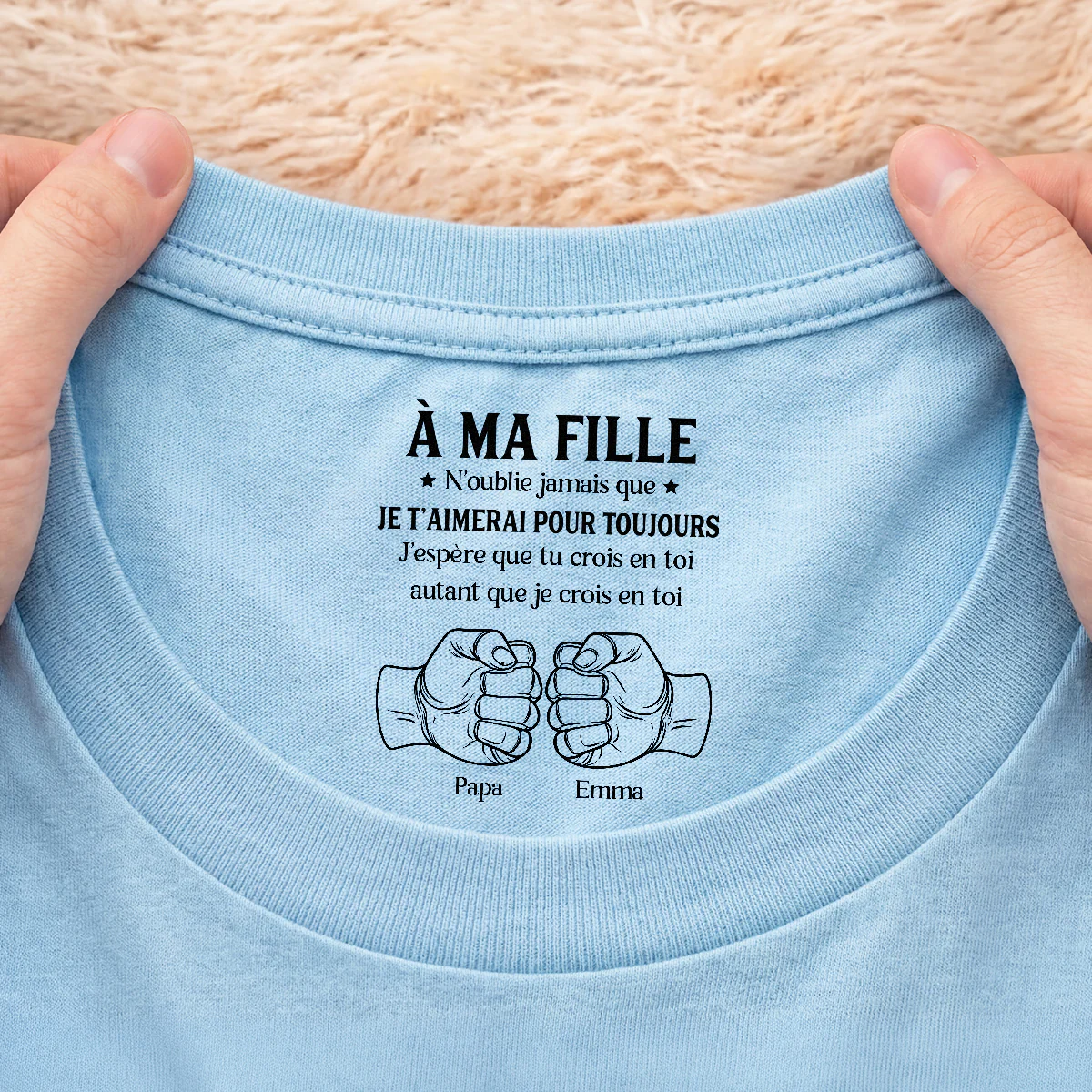 Tee Shirt Personnalisé Texte À L’intérieur Du Col Couleur Claire - Je Crois En Toi Ma Fille/Petite-fille/Fils/Petit-fils - Image 2