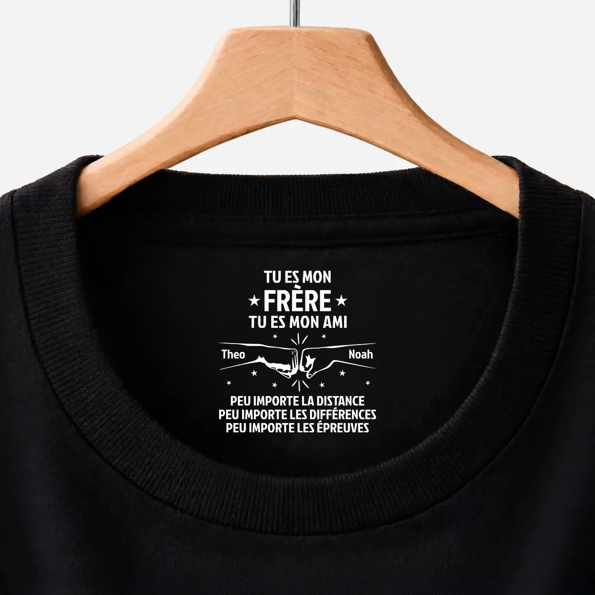 Tee Shirt Personnalisé Texte À L’intérieur Du Col Noir - Tu Es Mon Frère