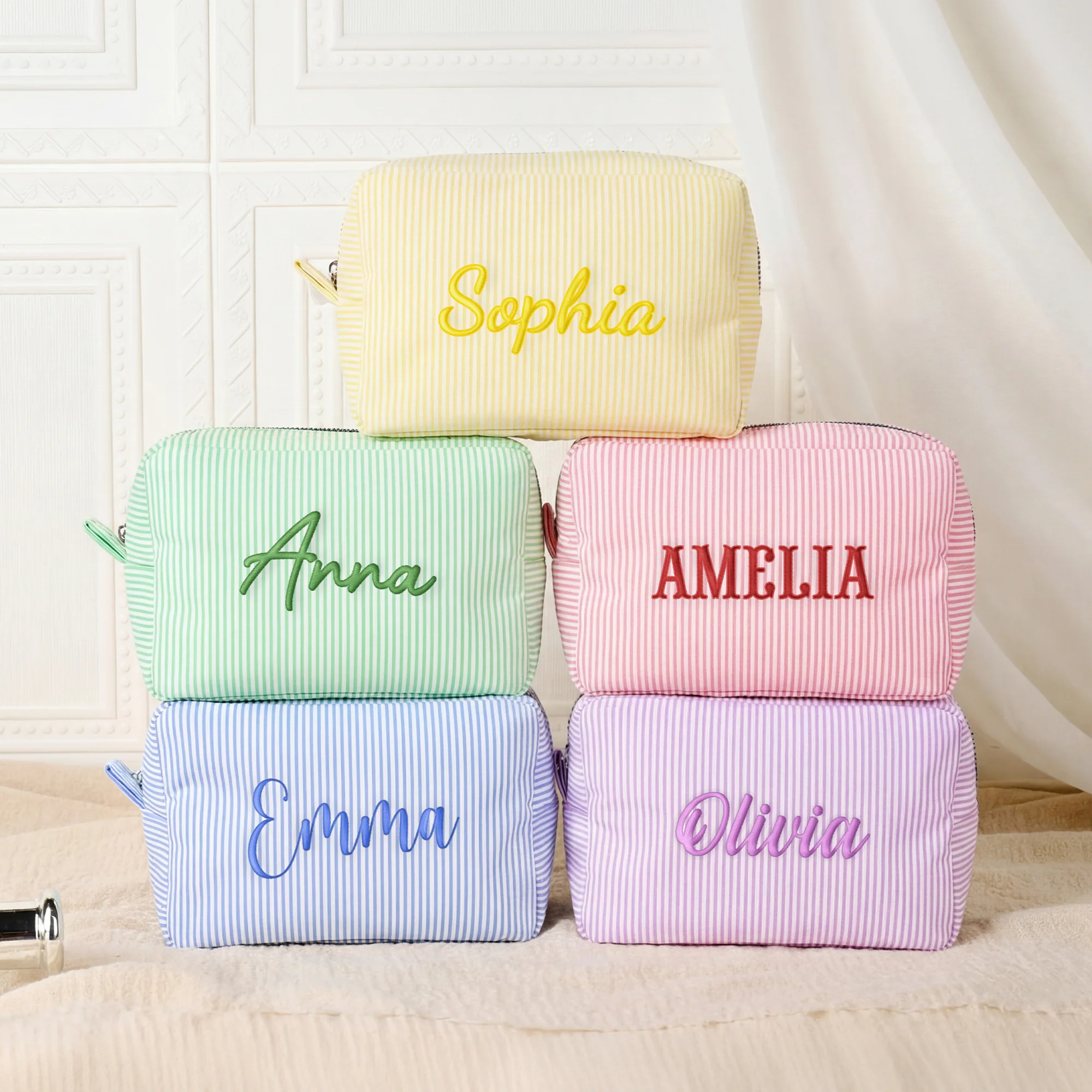 Trousse À Maquillage Personnalisée Rayée Avec Prénom Brodé - Cadeau Pour Femme Utile